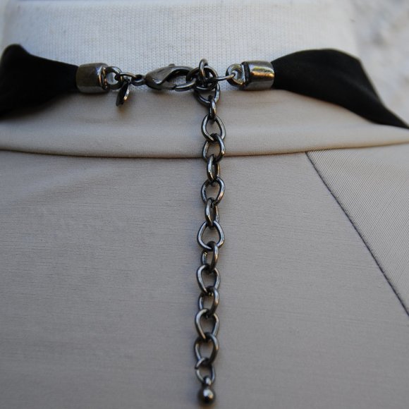 NWOT Chico's Necklace - Picture 3 of 3